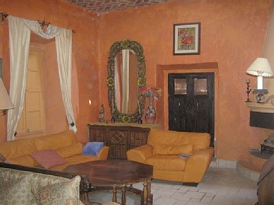 San Miguel de Allende townhome rental - Living room #2